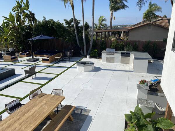 Outdoor living patio and bbq in Carlsbad